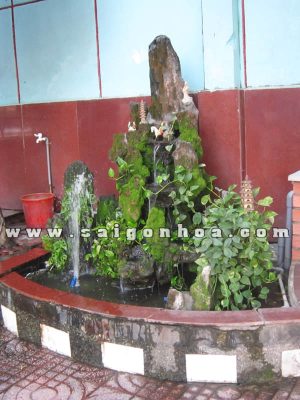 Hòn Non Bộ Với Đài Phun Nước