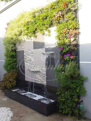 Tường Nước Trang Trí Sân Vườn