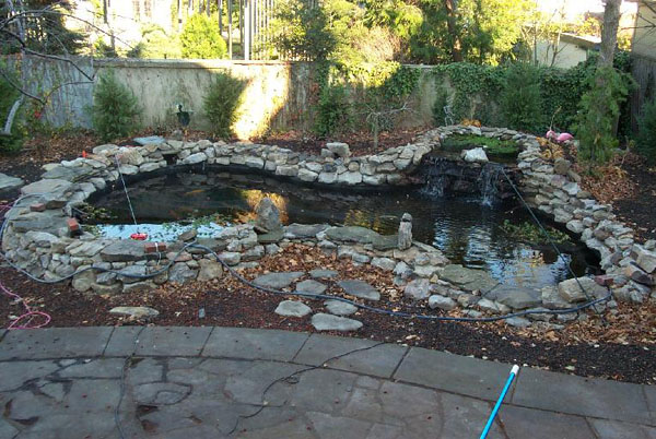 y tuong ho nuoc cho san vuon 9