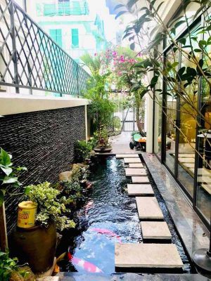 thiết kế sân vườn bên hông nhà