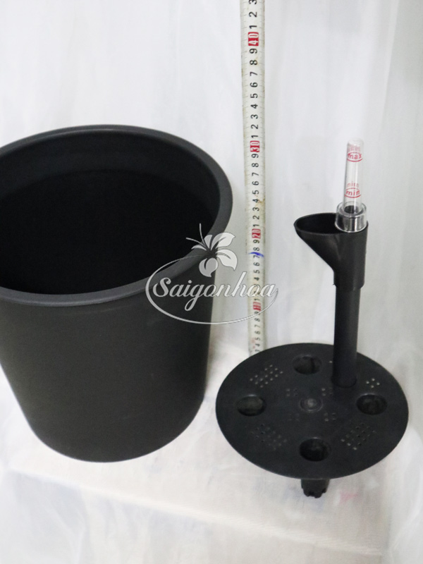 chậu-nhựa-tự-dưỡng-1
