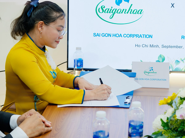 SÀI GÒN HOA VÀ RCRC VOCATIONAL TRAINING CENTER KÝ KẾT MOU – MỞ RA HÀNH TRÌNH KẾT NỐI VÀ CÙNG PHÁT TRIỂN